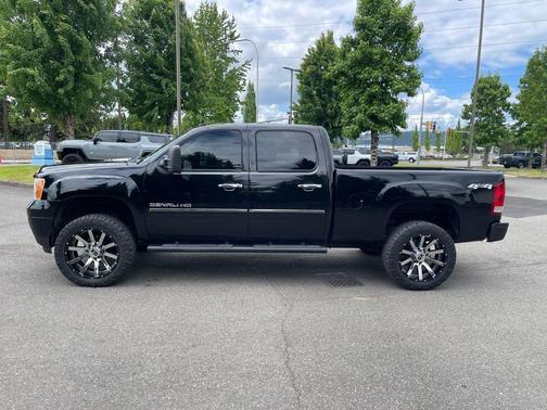 Black 2013 GMC Sierra 2500 Denali