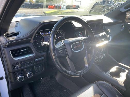 2021 GMC Yukon XL 4WD AT4