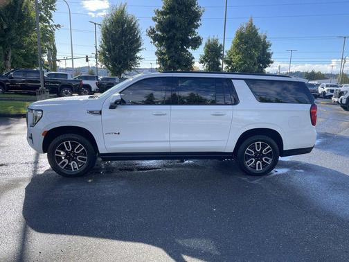2021 GMC Yukon XL 4WD AT4