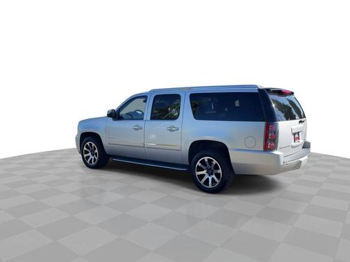 Gray 2014 GMC Yukon XL Denali