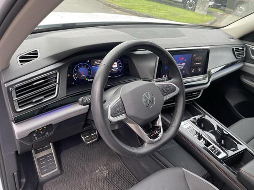 2024 Volkswagen Atlas 2.0T SE w/Technology 4MOTION