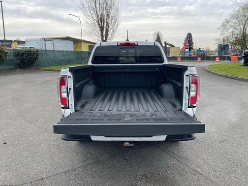 White 2022 GMC Canyon AT4