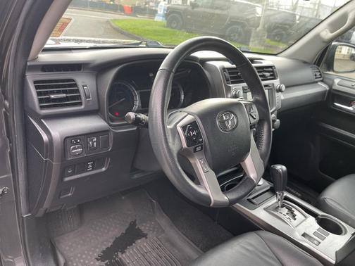 2017 Toyota 4Runner SR5