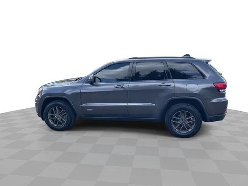 Gray 2017 Jeep Grand Cherokee Laredo