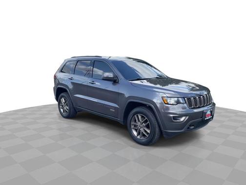 Gray 2017 Jeep Grand Cherokee Laredo