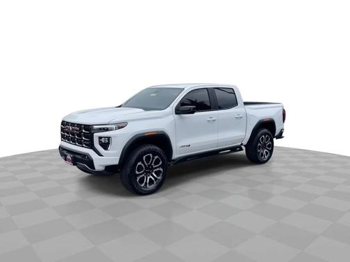 White 2025 GMC Canyon AT4