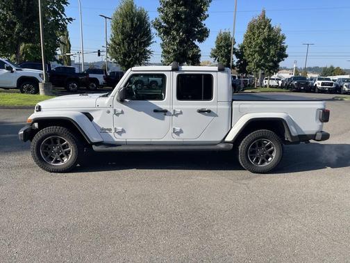 2021 Jeep Gladiator Overland