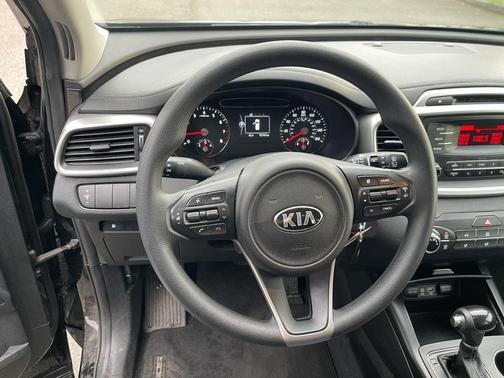 2017 Kia Sorento L