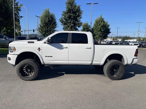 2022 RAM 2500 Laramie Crew Cab 4x4 6'4' Box