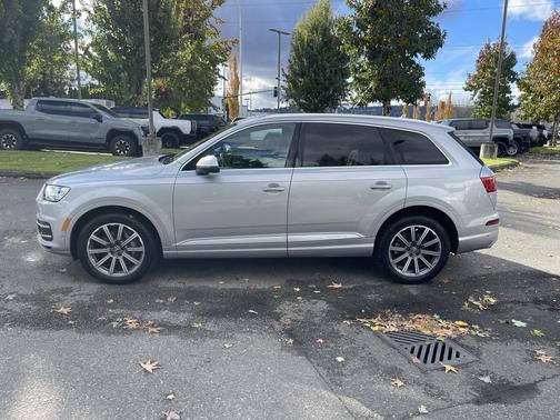 2019 Audi Q7 55 Premium Plus