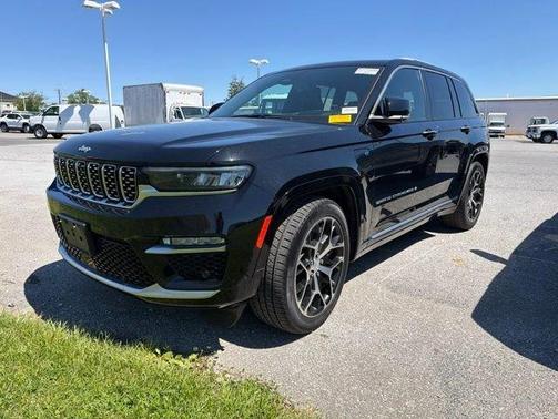 Black 2022 Jeep Grand Cherokee 4xe Summit