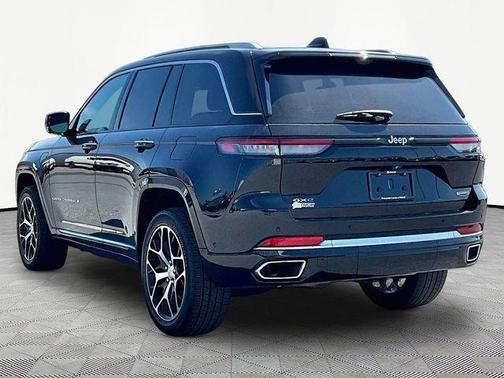 Black 2022 Jeep Grand Cherokee 4xe Summit