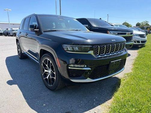 Black 2022 Jeep Grand Cherokee 4xe Summit