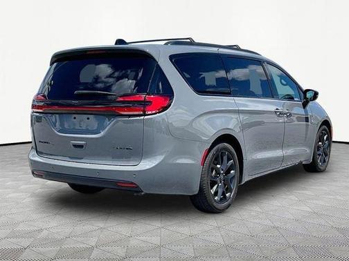 Gray 2025 Chrysler Pacifica Limited