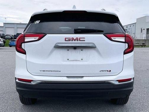 White 2023 GMC Terrain AT4