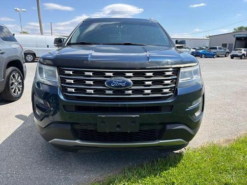 Blue 2017 Ford Explorer XLT