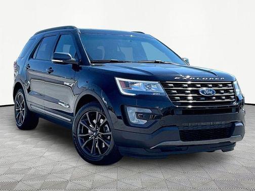 Black 2017 Ford Explorer XLT