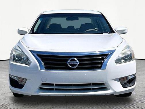 Pearl White 2014 Nissan Altima 2.5 S