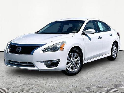 Pearl White 2014 Nissan Altima 2.5 S