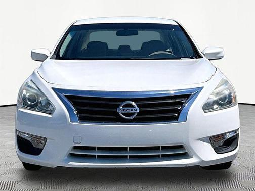 Pearl White 2014 Nissan Altima 2.5 S