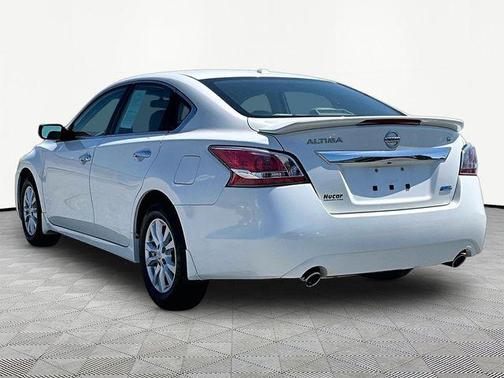 Pearl White 2014 Nissan Altima 2.5 S