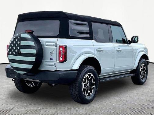 Gray 2022 Ford Bronco Outer Banks