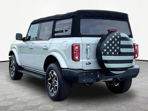 Gray 2022 Ford Bronco Outer Banks