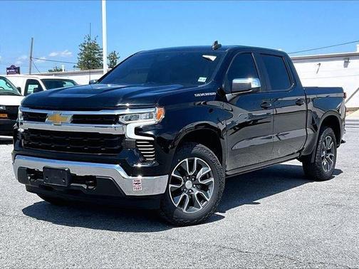 Black 2022 Chevrolet Silverado 1500 LT