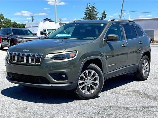 Green 2019 Jeep Cherokee Latitude Plus