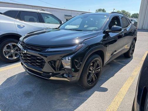 Black 2024 Chevrolet Trax ACTIV