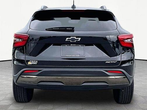 Black 2024 Chevrolet Trax ACTIV