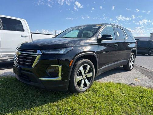Black 2023 Chevrolet Traverse LT Leather