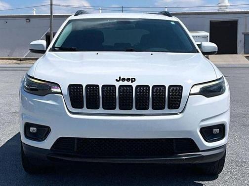 White 2020 Jeep Cherokee Latitude Plus