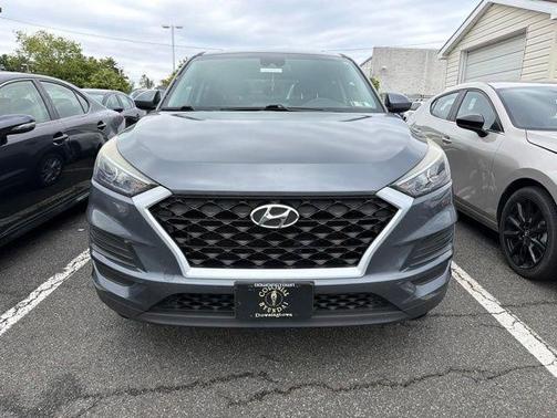 Gray 2019 Hyundai TUCSON SE