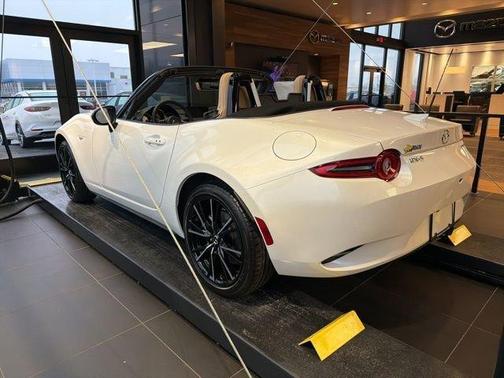 Snowflake White Pearl 2026 Mazda MX-5 Miata Grand Touring