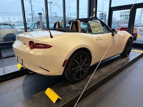 Snowflake White Pearl 2026 Mazda MX-5 Miata Grand Touring