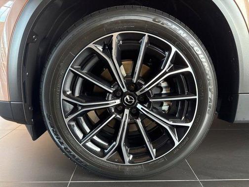 2025 Mazda CX-70 PHEV Premium Package