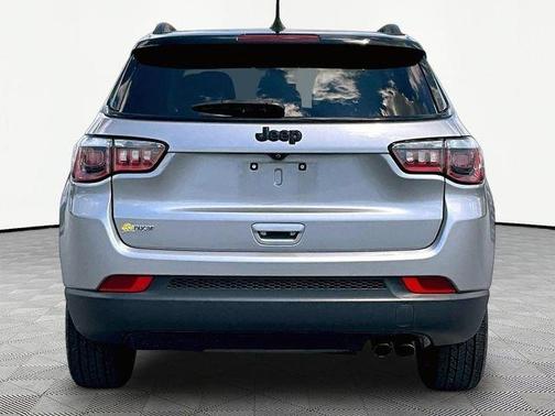 Silver 2019 Jeep Compass Altitude