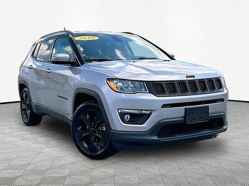 Silver 2019 Jeep Compass Altitude