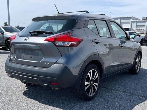 Gun Metallic 2019 Nissan Kicks SV