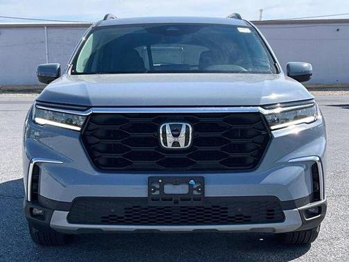 Gray 2024 Honda Pilot Touring