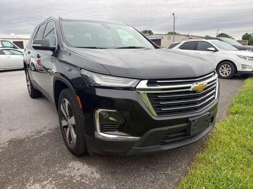 Black 2023 Chevrolet Traverse LT Leather