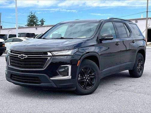 Black 2023 Chevrolet Traverse LT Leather