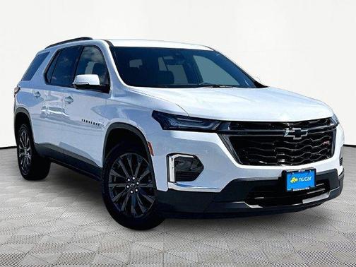 White 2023 Chevrolet Traverse RS