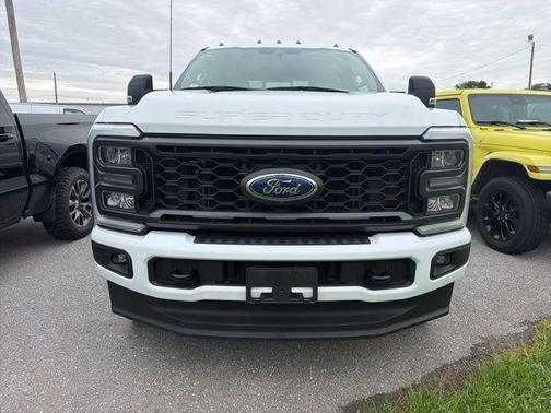 White 2023 Ford F-250 XL