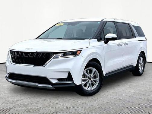 White 2022 Kia Carnival LXS
