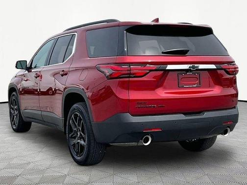Red 2023 Chevrolet Traverse LT Cloth