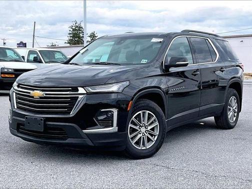 Black 2023 Chevrolet Traverse LT Cloth