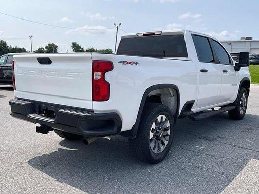 White 2022 Chevrolet Silverado 2500 Custom