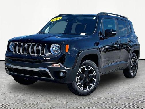 Black 2023 Jeep Renegade Latitude